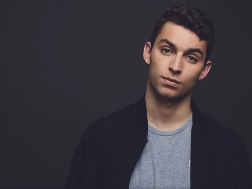 Tarik, révélation de The Voice, dévoile un nouveau titre